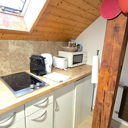 Cozy With Roof Terrace For 3 *