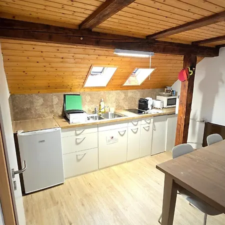 Apartment Cozy With Roof Terrace For 3