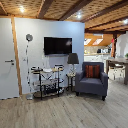 Apartment Cozy With Roof Terrace For 3 *