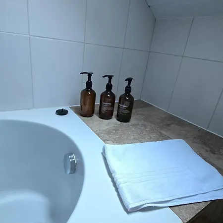 Cozy With Roof Terrace For 3 *